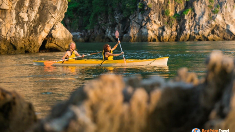 Kayaking around Thien Canh Son Cave