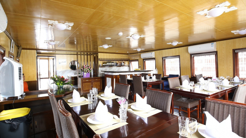 Legend White Dolphin Cruise Dinning room