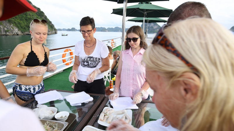 Legend White Dolphin Cruise cooking class