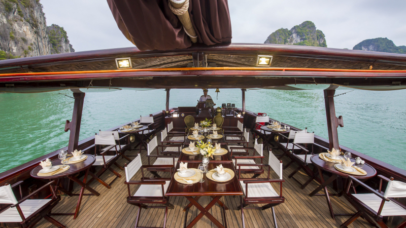 Nang Tien Day Cruise Outdoor Restaurant