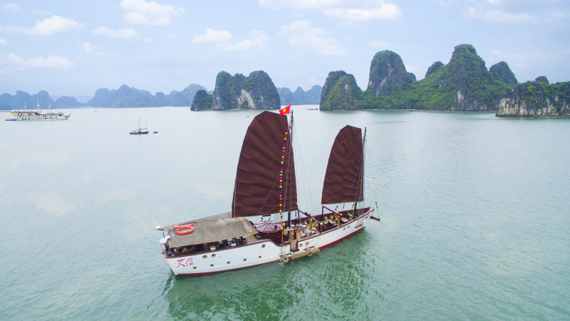 Nang Tien Day Cruise Overview