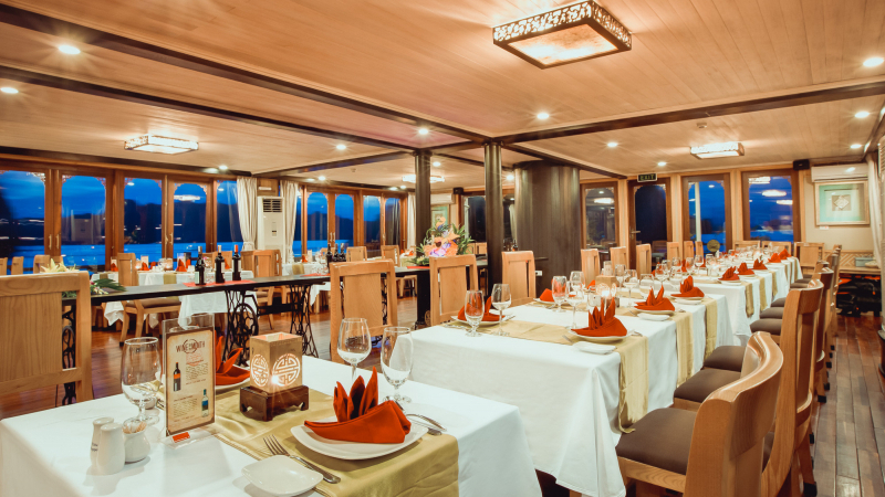 Restaurant in Halong Bay Cruise