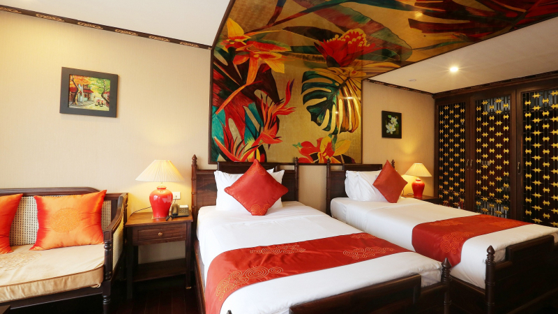 Twin-sized beds of Indochine Suite