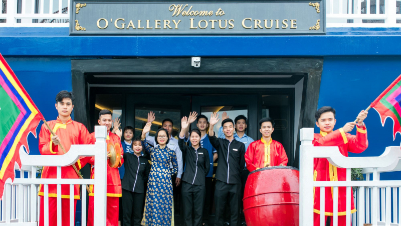 O'Gallery Lotus Welcome crew