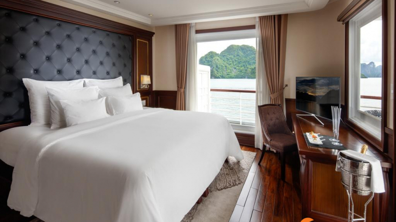 Paradise Elegance Balcony Suite Halong Bay
