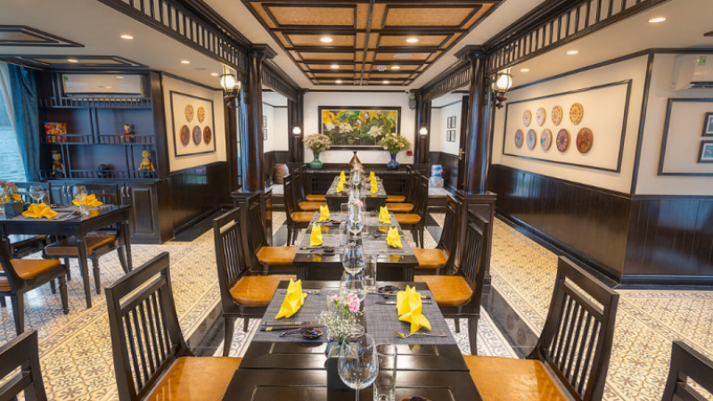 Sena Cruise Restaurant Set Table