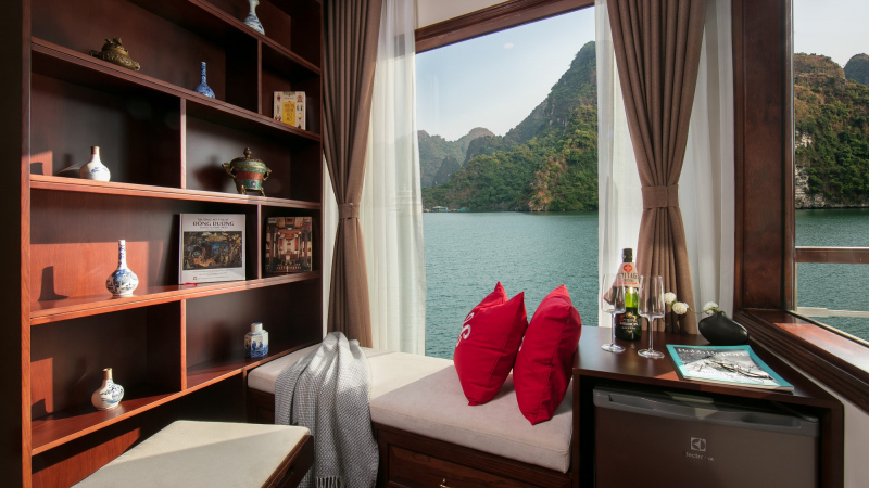 Heritage Cruise' Regal Suites Window