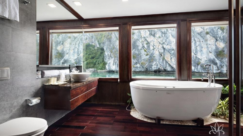Orchid Cruise's Exclusive Suite Bathroom