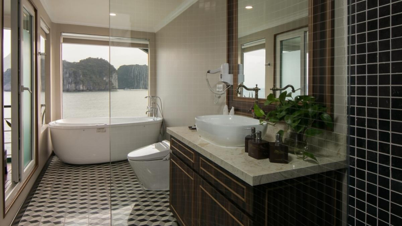 Deluxe bathroom of King Terrace Suite