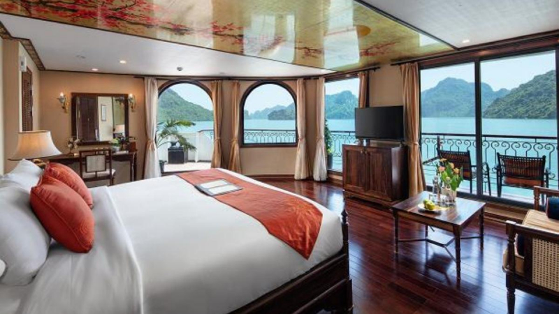 Executive Suite with panoramic ocean view