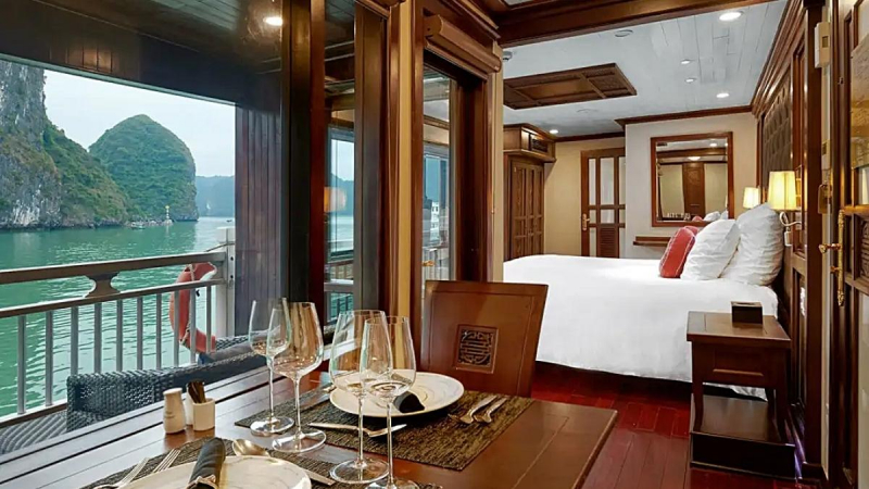 Superior Suite with giant glass window