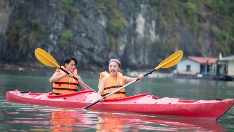 Try Kayaking on Bai Tu Long Bay