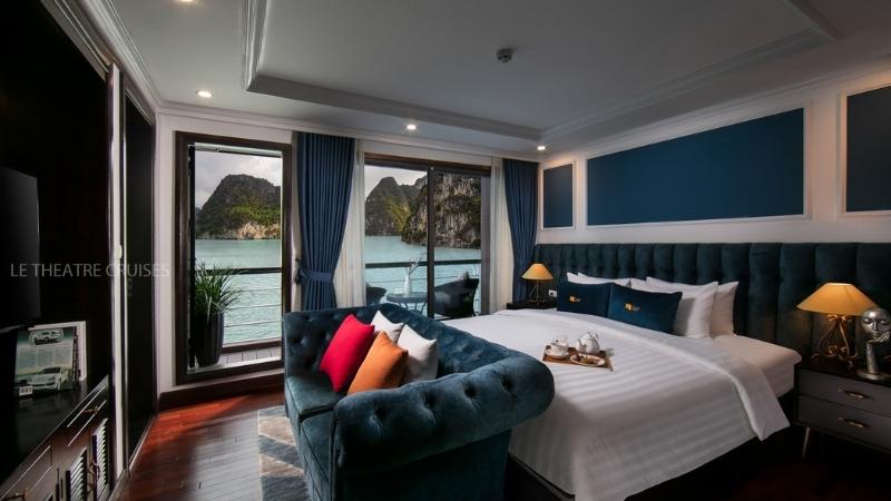 Executive Suite with Cat Ba Island view