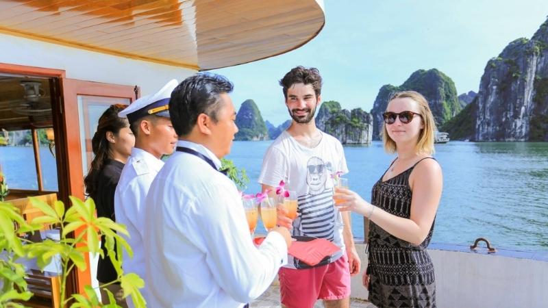 Welcome Drink From Wonder Bay Cruise