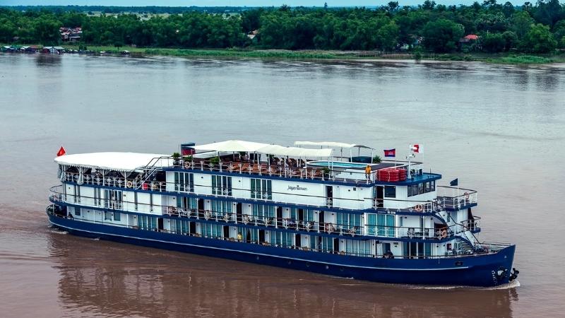 Cruising along Mekong River