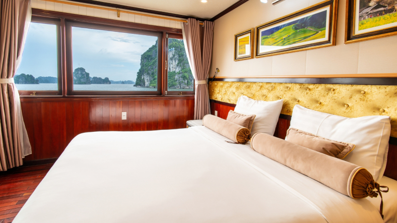 Ocean-view Room with Classic Design