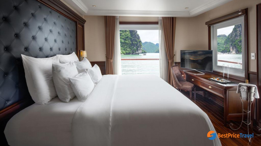 Paradise Elegance Balcony Suite Halong Bay
