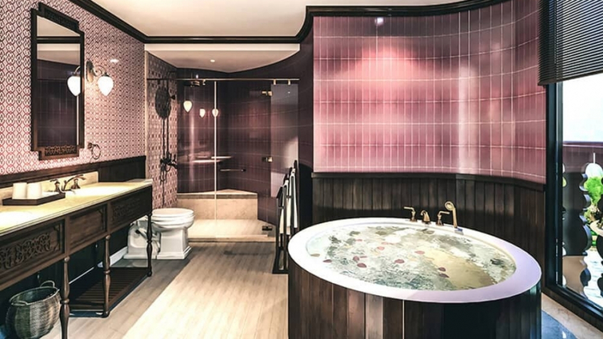Luxurious Signature Suite Bathroom Aboard Anouvong
