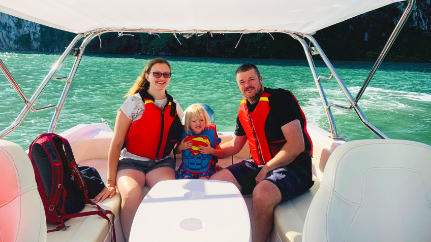 Family adventure on speedboat
