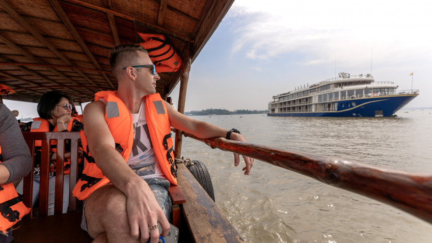 Sampan Boat To Discover The Mekong Delta