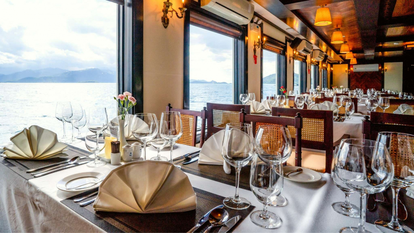 Deluxe Restaurant With Ocean View