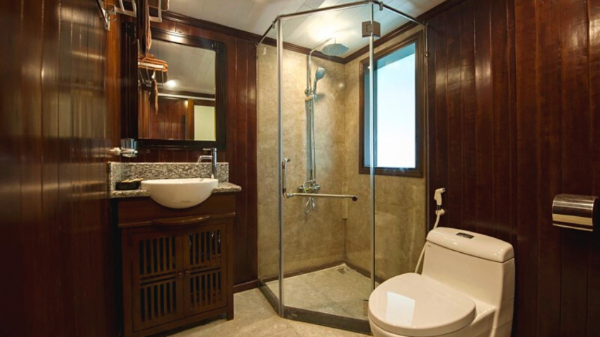 Wooden style Bathroom
