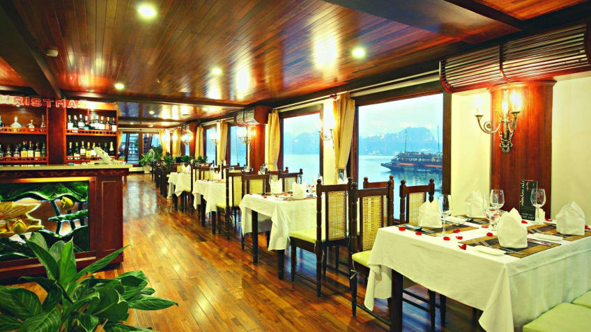 Perfect Restaurant for family on Board