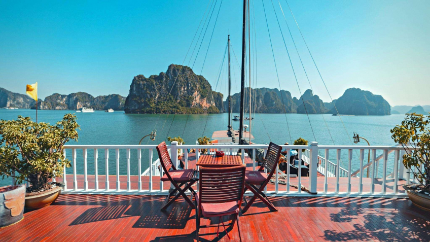 Sundeck With The Best Halong Panorama