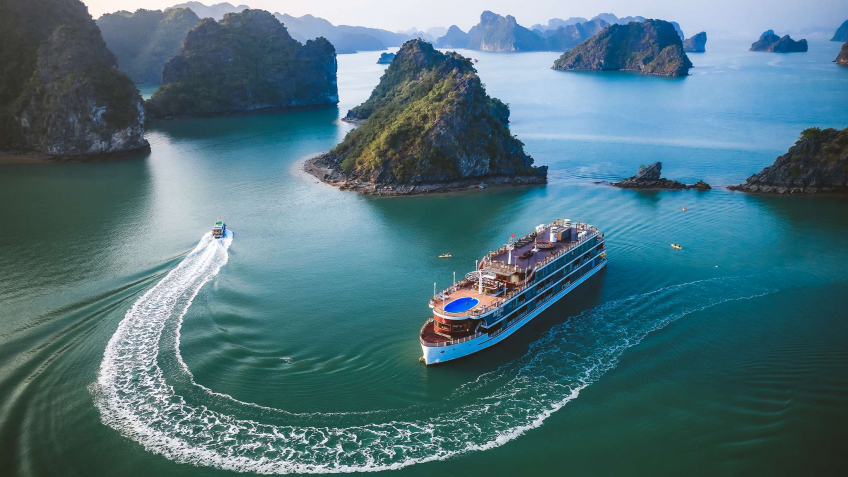 A luxury Overnight Cruise in the majestic of Lan Ha Bay