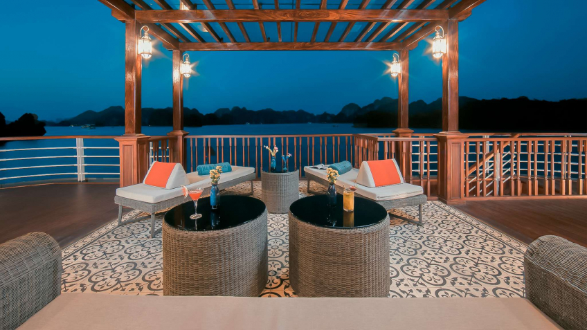 Luxury Outdoor Lounge