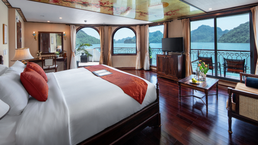Executive Suite with full of Halong Bay Panorama