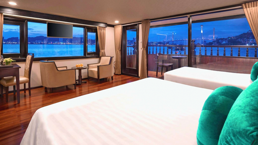Alisa Suite with full of scenery Lan Ha Bay