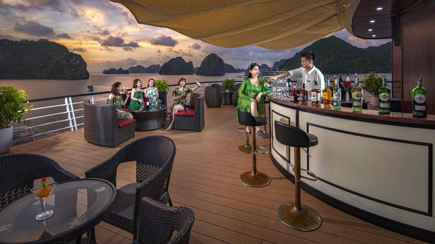 Relax at the Sundeck Bar