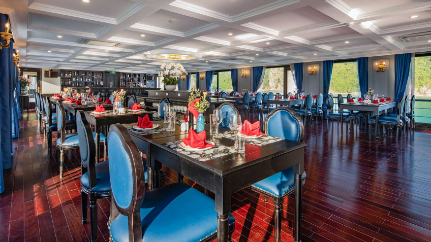 Luxury restaurant with Lan Ha Bay view