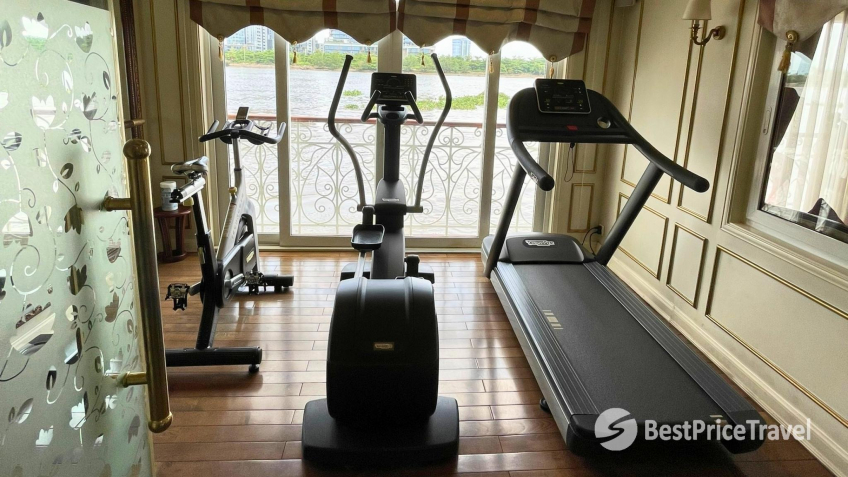 Gym With Modern Amenities