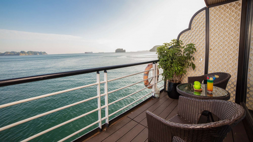 Private Balcony Perfect for Sightseeing Lan Ha Bay