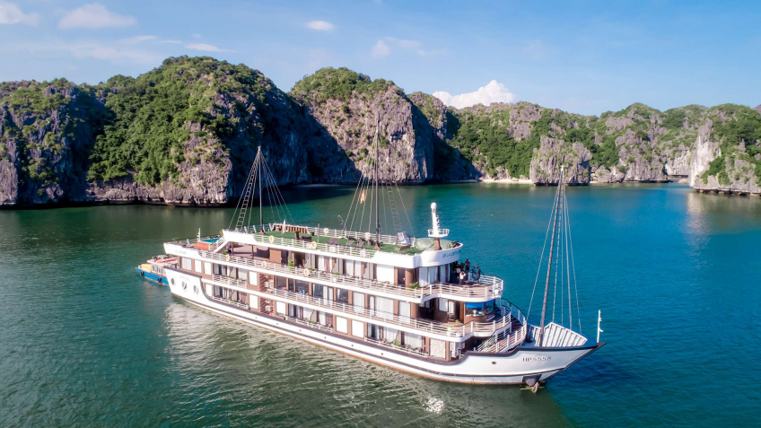La Casta Cruise in Lan Ha Bay