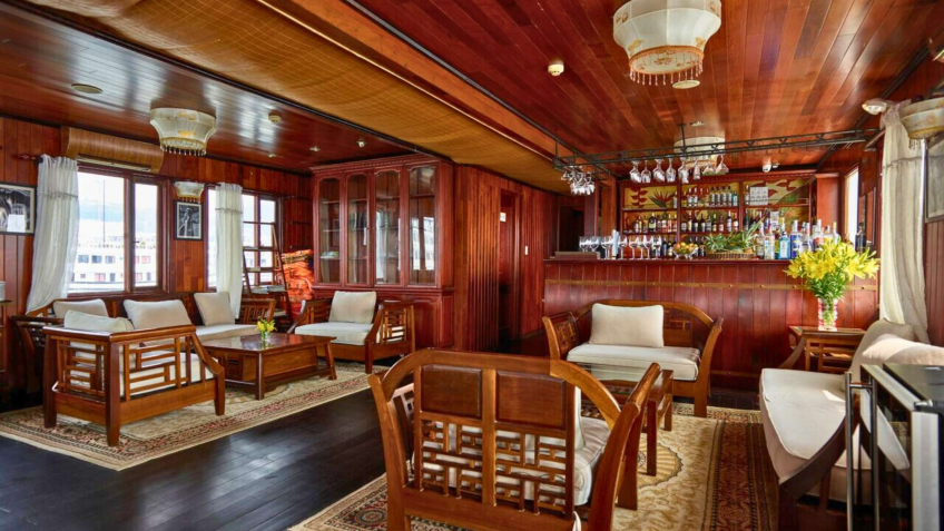 Lavish Bar On Board