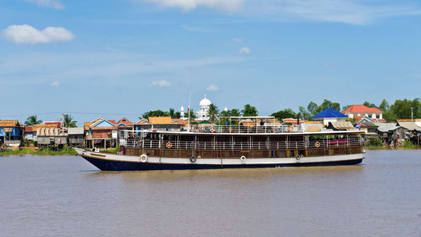 Toum Tiou I Mekong River Cruise