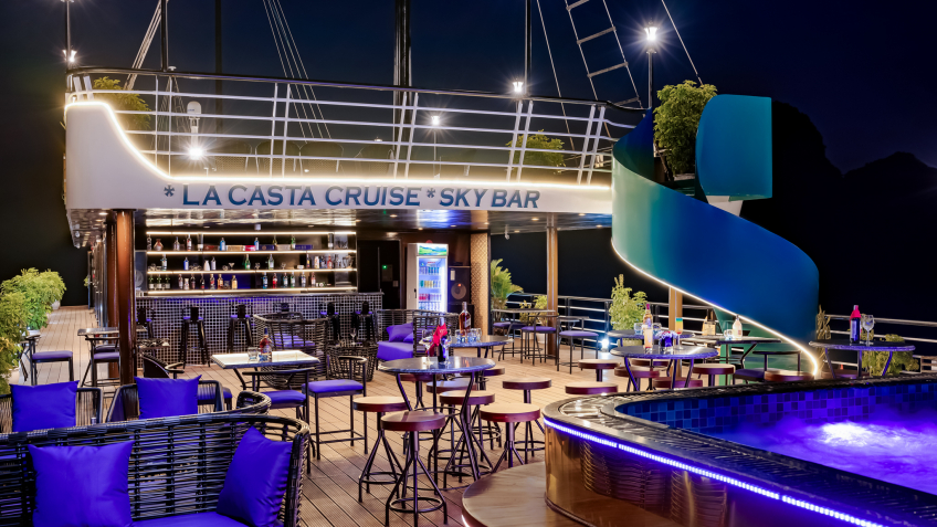 Lively Nightlife On La Casta Cruise