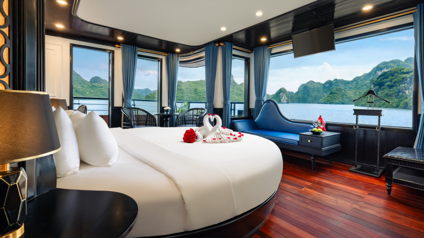 Lovely Halong Bay for Luxury Accommodation