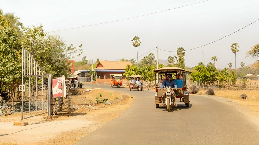 Tuktuk Ride to Rustic Area