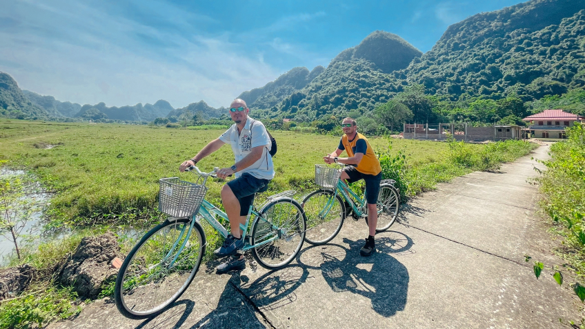 Cycling around Viet Hai village