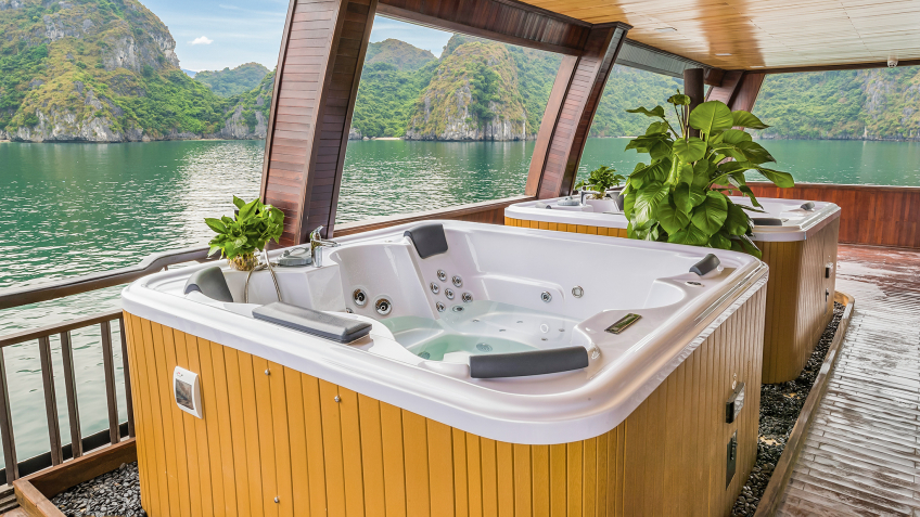 The up-to-dated Jacuzzi bath
