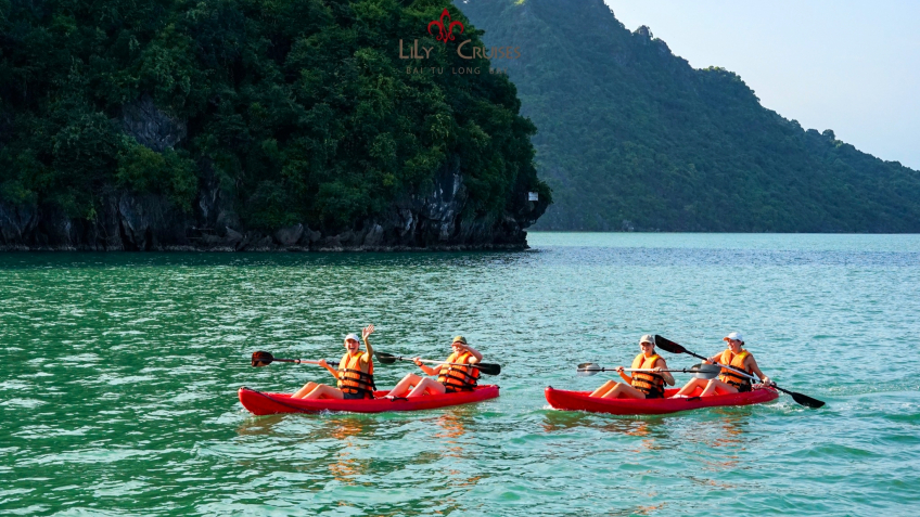 Kayak In Pristine Bai Tu Long Bay