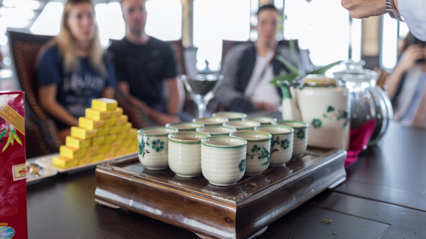 Learn about Vietnamese traditional tea ceremony
