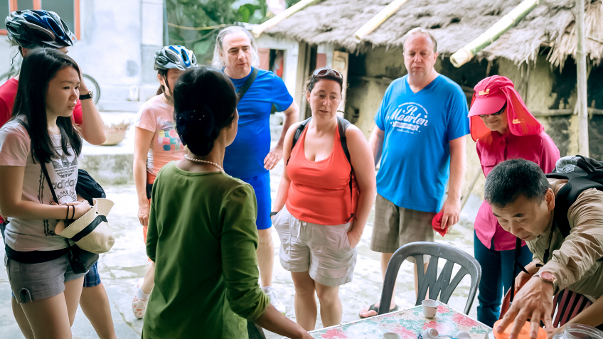 Explore local Viet Hai with families