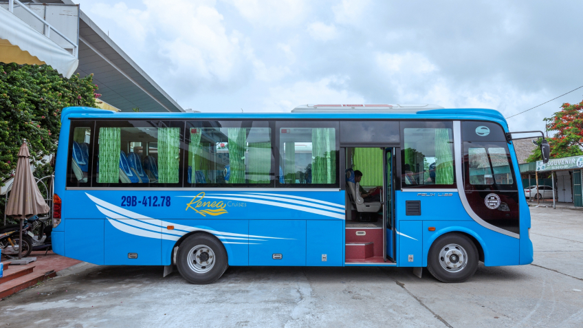Professional shuttle bus service with cheap rice