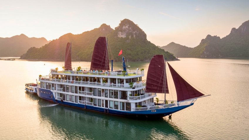 Verdure Lotus Luxury Cruise Halong Bay
