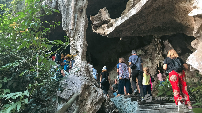 Visit Trung Trang Cave, Cat Ba Island